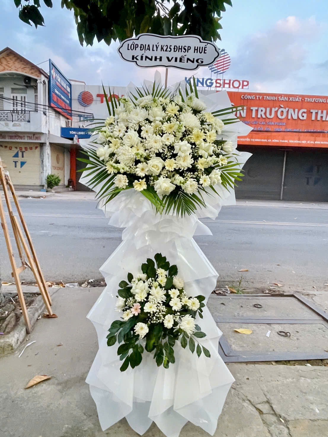 Kệ tang hai tầng